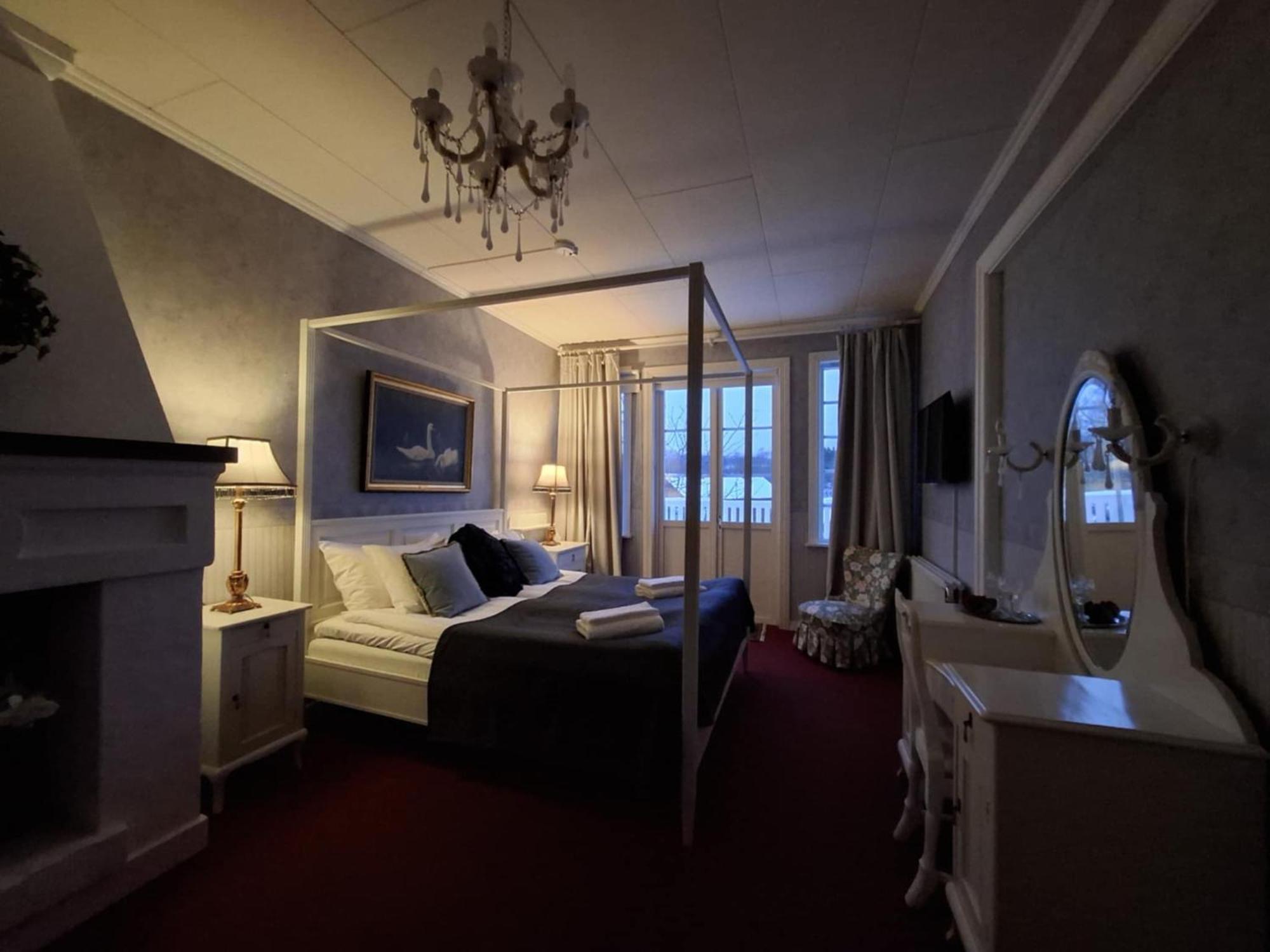 Hotell Oernen Турсбю Экстерьер фото