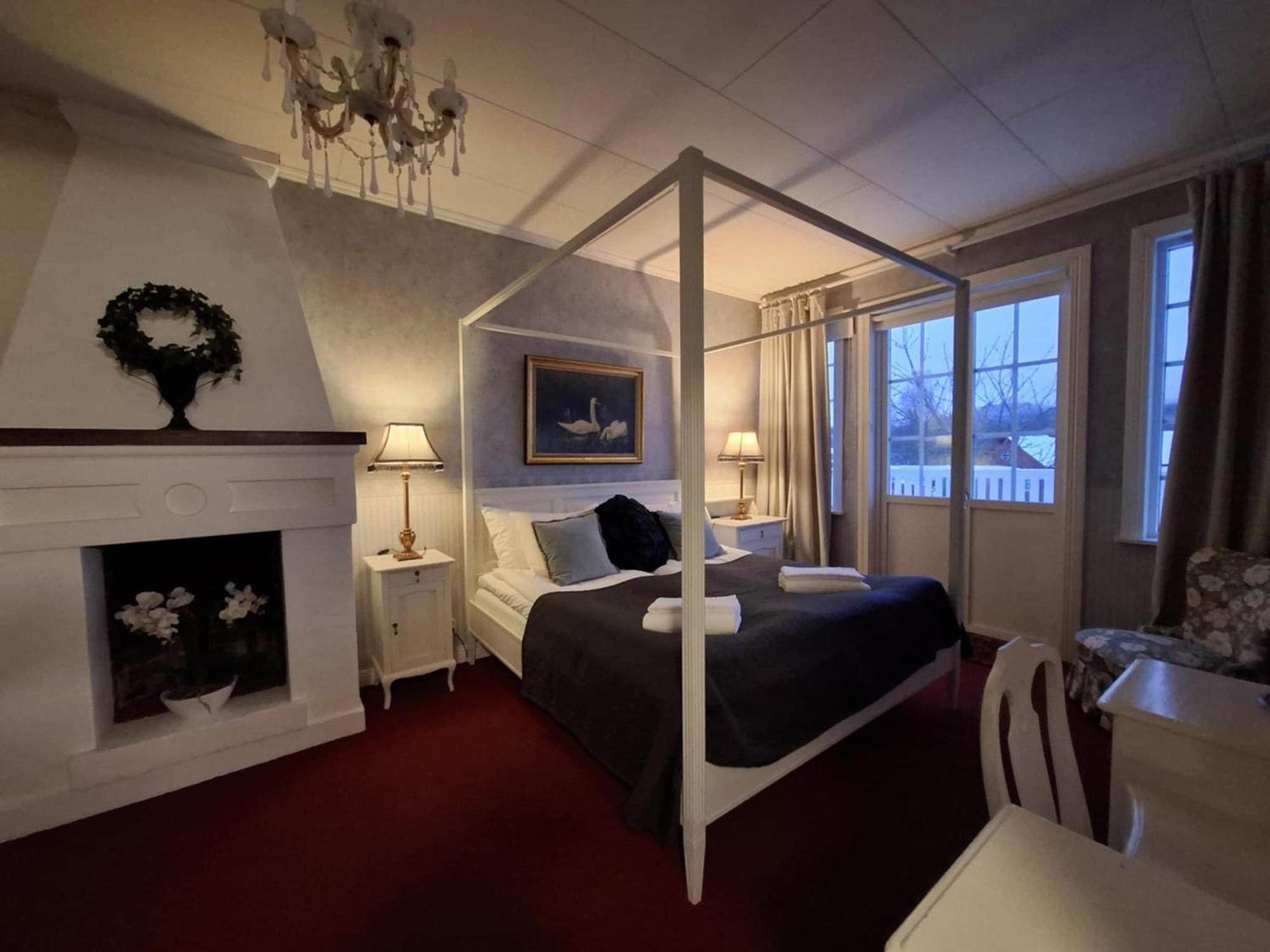 Hotell Oernen Турсбю Экстерьер фото