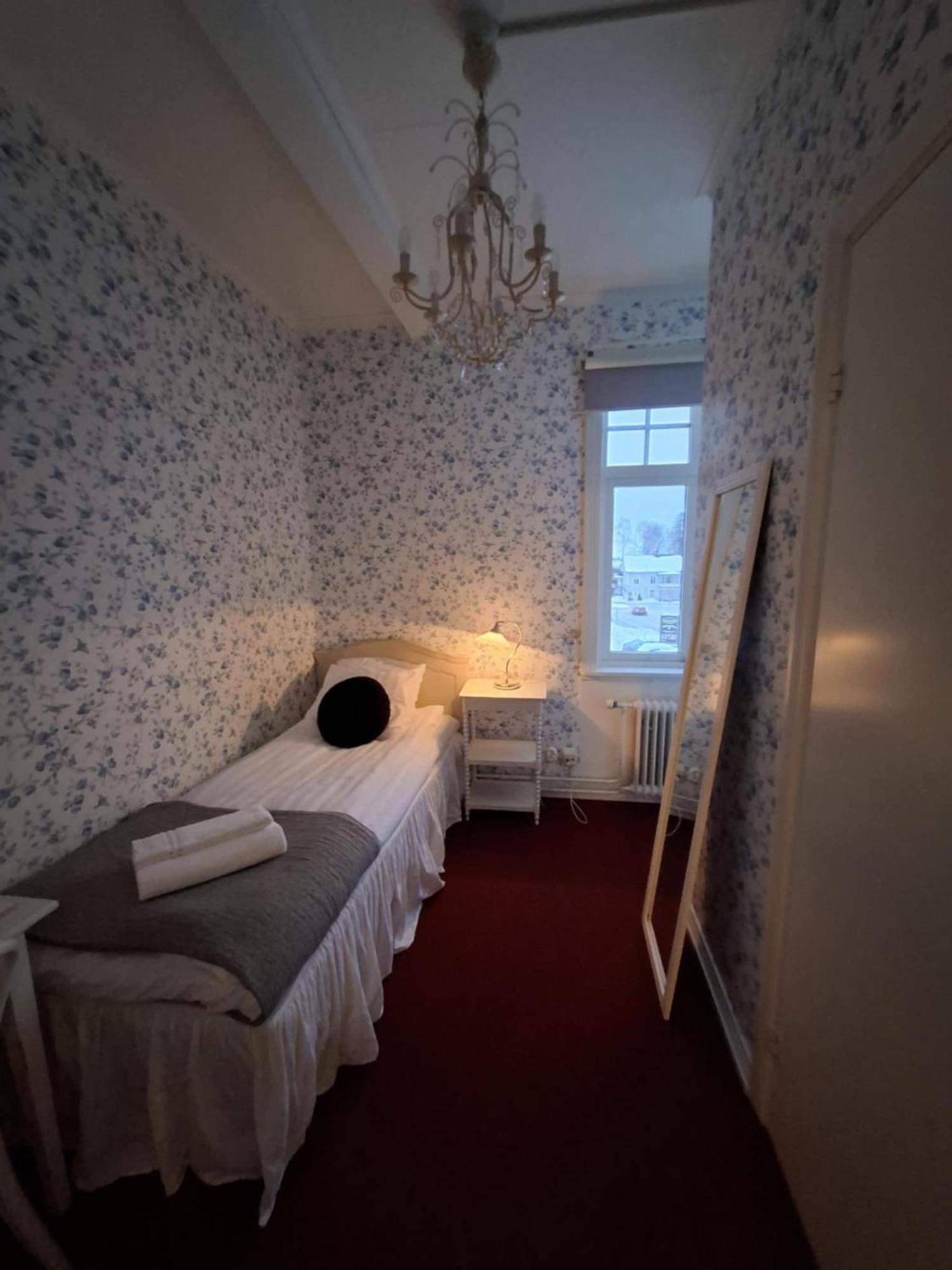 Hotell Oernen Турсбю Экстерьер фото