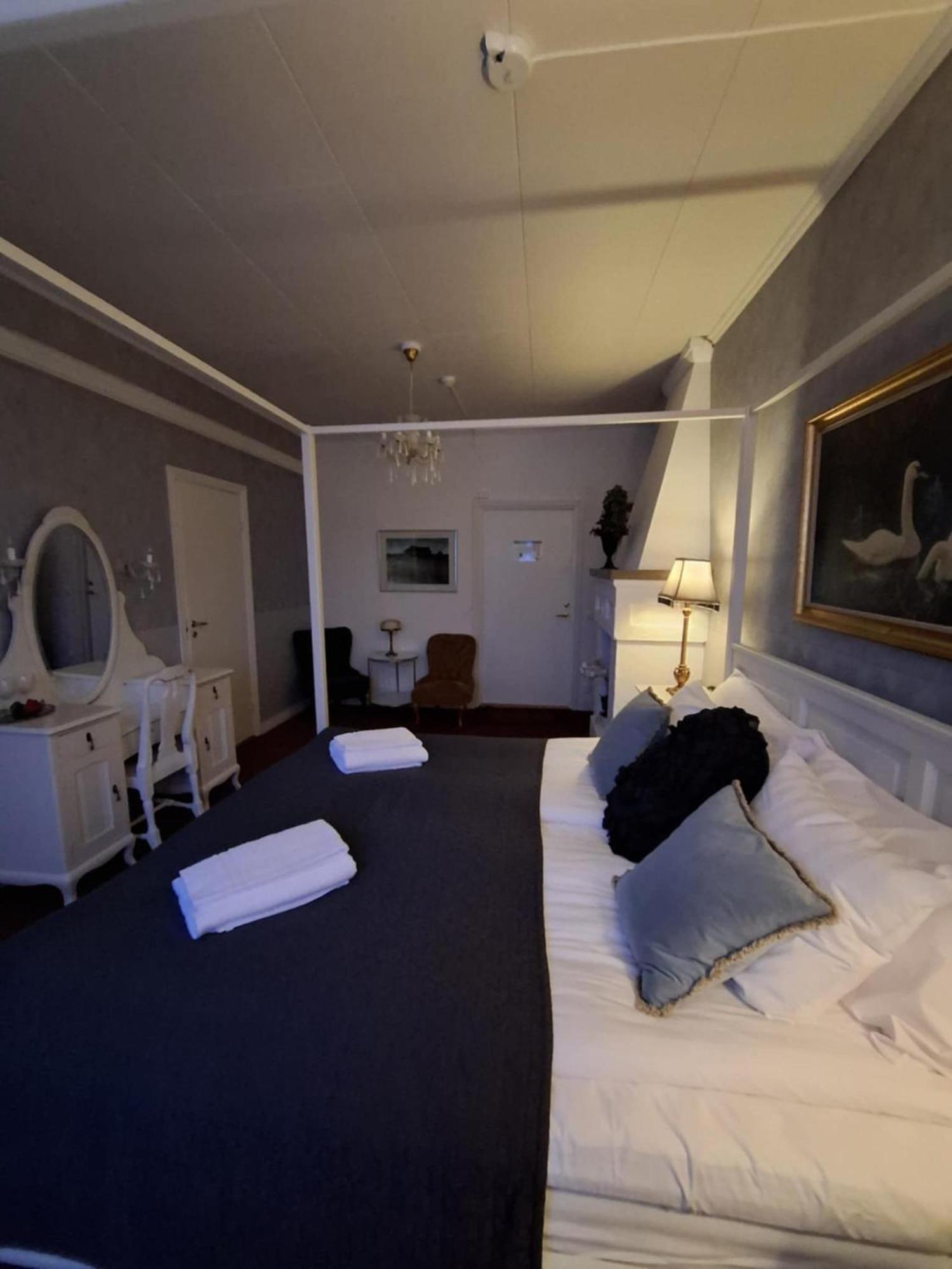 Hotell Oernen Турсбю Экстерьер фото