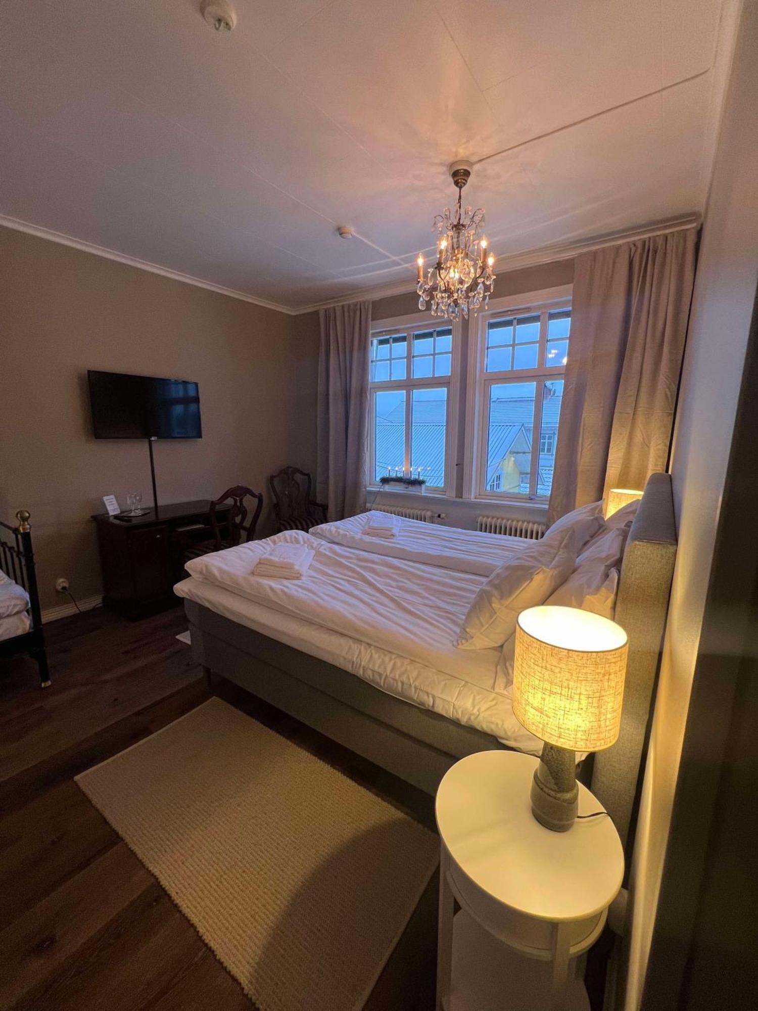 Hotell Oernen Турсбю Экстерьер фото