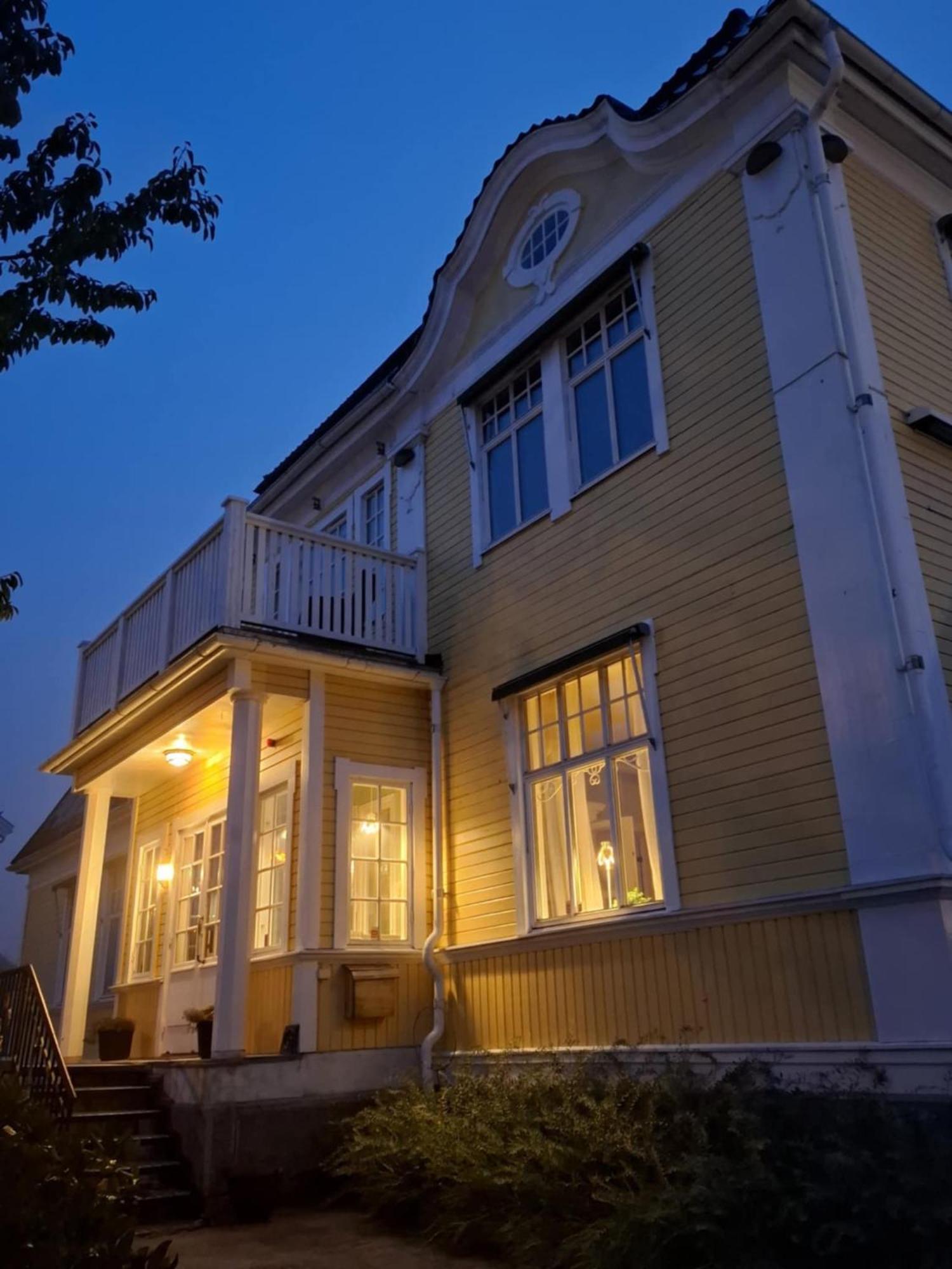 Hotell Oernen Турсбю Экстерьер фото